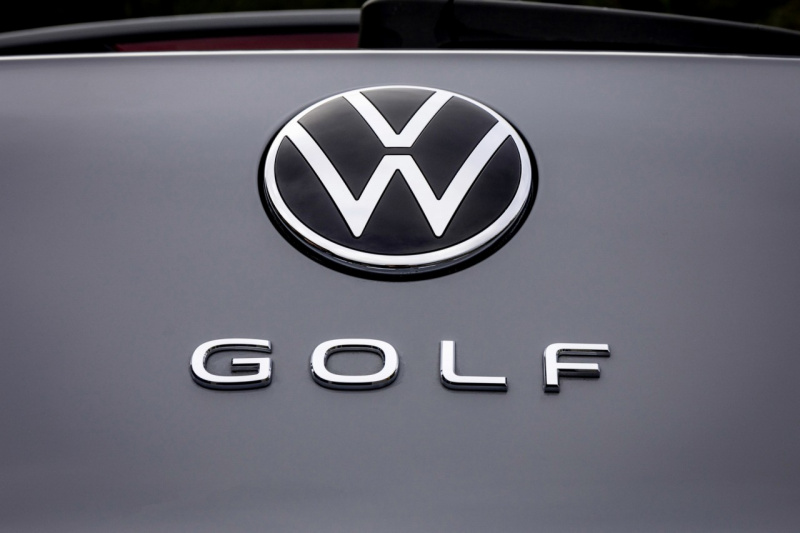 「日本未発売の新型VWゴルフ（ゴルフ8）が日本の公道でテスト中！」の15枚目の画像