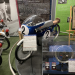 日本初のスピードメーター搭載車やジウジアーロデザインのロータリーエンジン車も展示【スズキ歴史館　2輪車編】 - 1962_rm62