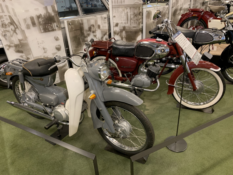 「日本初のスピードメーター搭載車やジウジアーロデザインのロータリーエンジン車も展示【スズキ歴史館　2輪車編】」の3枚目の画像