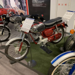 日本初のスピードメーター搭載車やジウジアーロデザインのロータリーエンジン車も展示【スズキ歴史館　2輪車編】 - 1965_80k11
