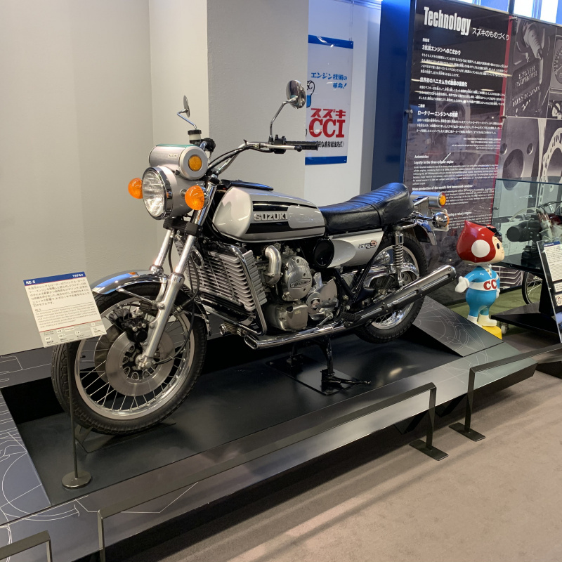 日本初のスピードメーター搭載車やジウジアーロデザインのロータリーエンジン車も展示 スズキ歴史館 2輪車編 Clicccar Com