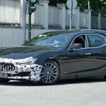 7.15デビューへ。マセラティ初のハイブリッド「ギブリ」改良型、新LEDテールライト光る！ - Maserati Ghibli facelift 3