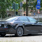 7.15デビューへ。マセラティ初のハイブリッド「ギブリ」改良型、新LEDテールライト光る！ - Maserati Ghibli facelift 6