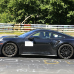 911ターボに謎のダックテールを装着したテスト車両をキャッチ。「911スポーツクラシック」の新型モデルか？ - Spy shot of secretly tested future car