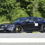 ポルシェ タイカンのクロスオーバー「タイカン クロスツーリスモ」をキャッチ！ 4ポイントLEDが初点灯 - Porsche Taycan Cross Turismo (5)