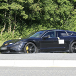 ポルシェ タイカンのクロスオーバー「タイカン クロスツーリスモ」をキャッチ！ 4ポイントLEDが初点灯 - Porsche Taycan Cross Turismo (6)