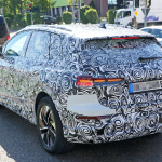 アウディの電動SUV「Q4」、市販型デザインが露出！ - Audi Q4 e-tron 21
