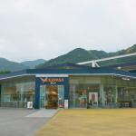 「【高速サービスエリア ドッグラン 東海】東名・EXPASA富士川（上り）は遊園地のように有料でワンちゃんと一緒に観覧車に乗れる」の2枚目の画像ギャラリーへのリンク