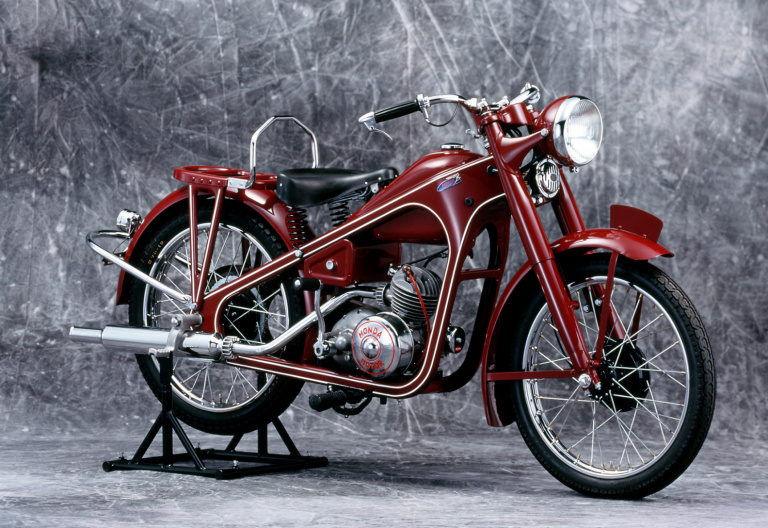 ホンダ初の本格的バイク「ドリームD型号」