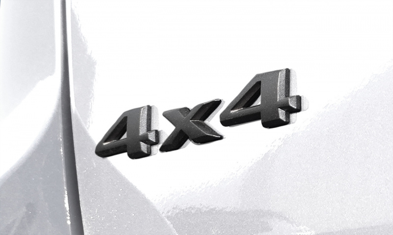 「迫力あるエクステリアと専用ボディカラーが設定されたジープ「グランドチェロキー S-Limited」【新車】」の12枚目の画像