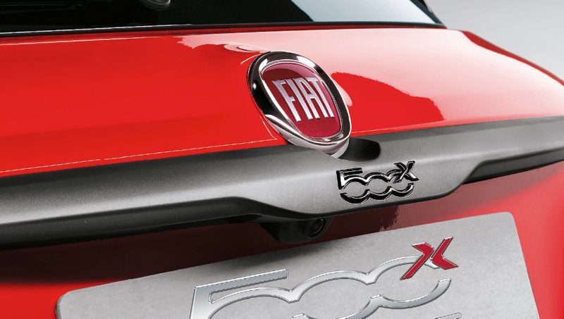 「専用の内・外装やサスペンションを備えた新グレード「Fiat 500X Sport」が登場」の17枚目の画像