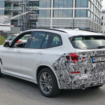 BMW X3初の改良型が開発中。プロトタイプを初スクープ - BMW X3 facelift 11