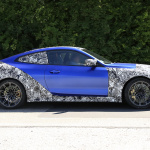 新型BMW M4、ついにボディパネル露出でディテール見えた - Spy shot of secretly tested future car