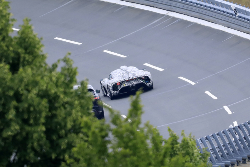 「メルセデスAMGプロジェクトワン、最高速度350キロ、初の1000馬力超ハイパーカーを公式リークで動画公開」の8枚目の画像