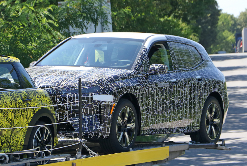 「BMW新型EVクロスオーバーSUV「iX5」、最終デザイン見えてきた！」の8枚目の画像