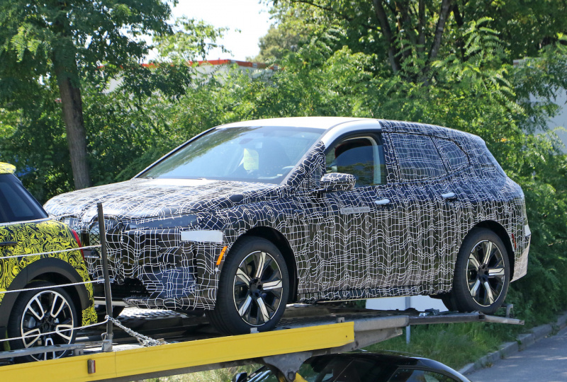 「BMW新型EVクロスオーバーSUV「iX5」、最終デザイン見えてきた！」の9枚目の画像