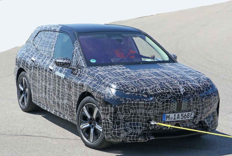 「BMW新型EVクロスオーバーSUV「iX5」、最終デザイン見えてきた！」の2枚目の画像