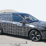 BMW新型EVクロスオーバーSUV「iX5」、最終デザイン見えてきた！ - BMW iNext 6