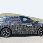 BMW新型EVクロスオーバーSUV「iX5」、最終デザイン見えてきた！ - BMW iNext 8