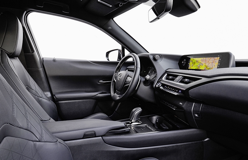 「トヨタのEVはレクサス「UX 300e」だけじゃない！「C‐HR」のEV化で電動化を加速」の5枚目の画像