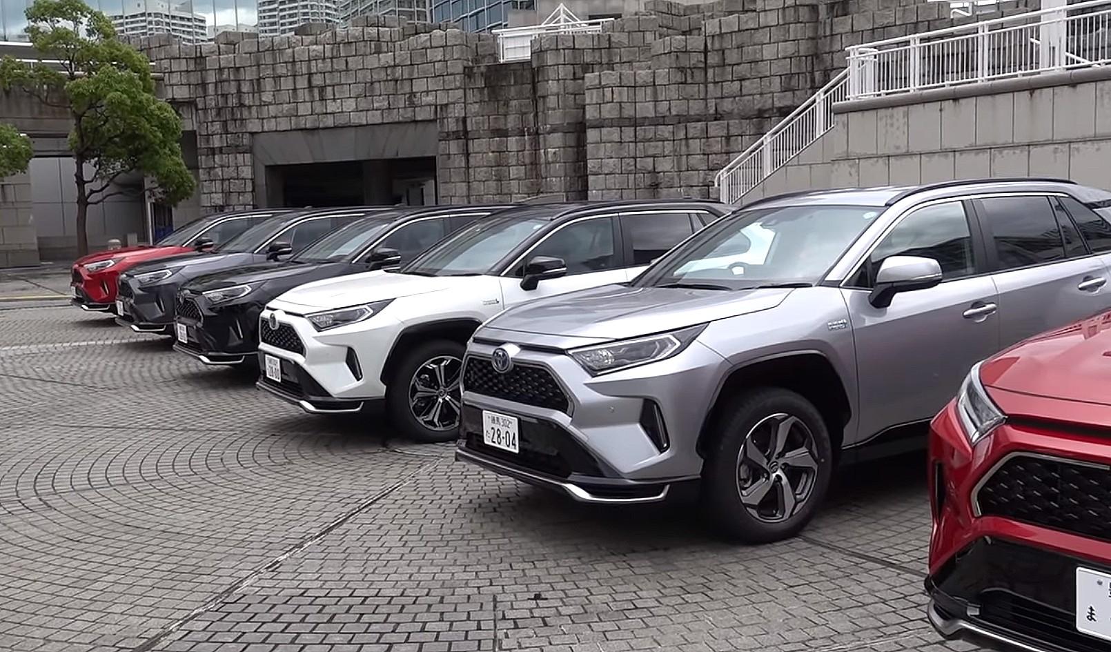 Rav4 ハリアーを清水和夫が総括 チョイスするなら2lガソリンのハリアーとrav4 Phvだな Sye X Clicccar Com