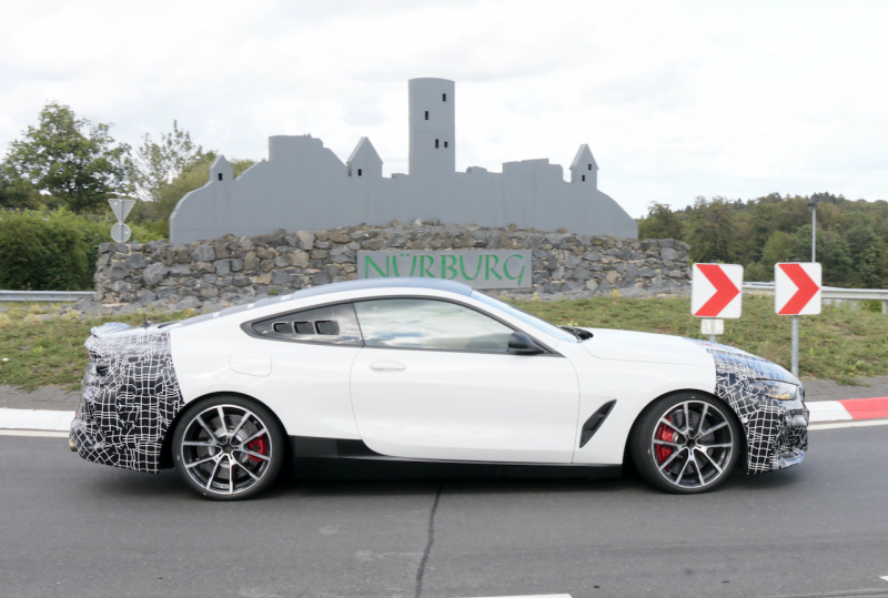 「BMWが「M850i」をベースの新型ミッドシップ・スーパーカーを開発中!?」の9枚目の画像