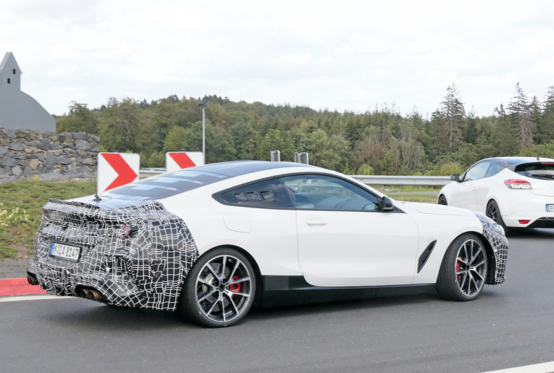 「BMWが「M850i」をベースの新型ミッドシップ・スーパーカーを開発中!?」の10枚目の画像