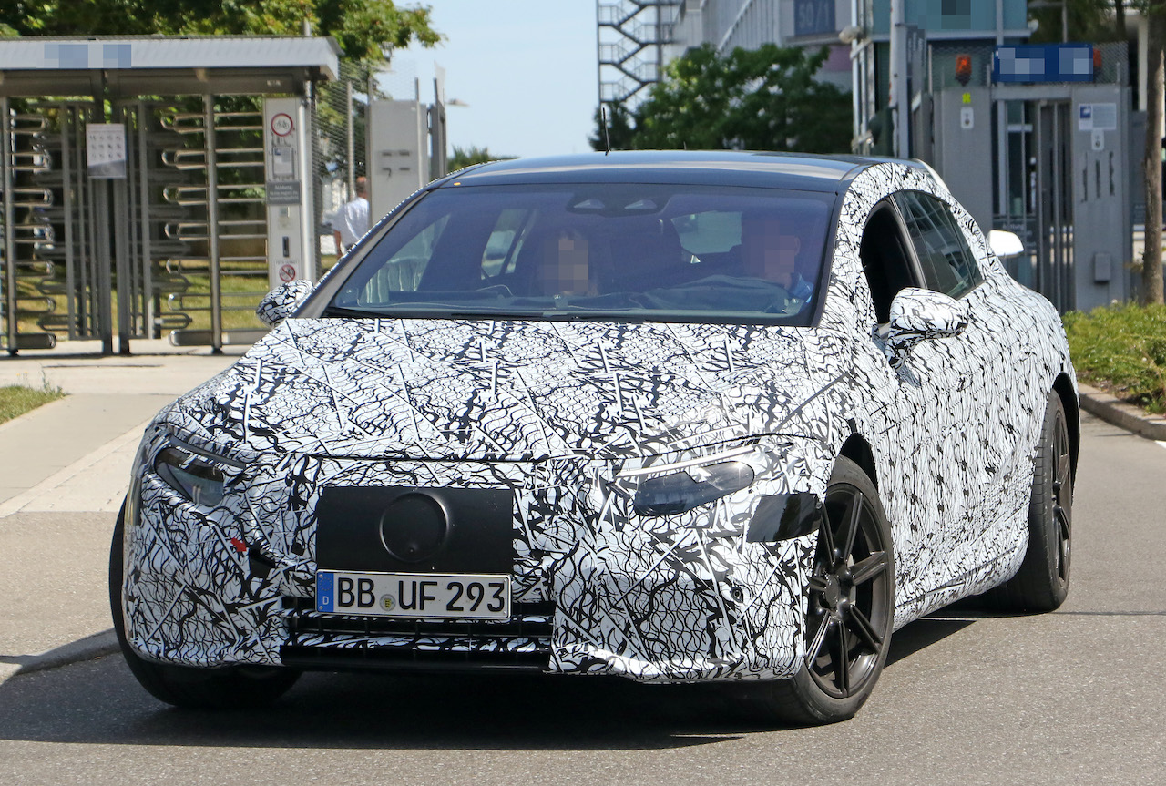 Mercedes Eqs 5 画像 メルセデス ベンツ 新型evサルーン Eqs テスラ引き連れ公道テスト Clicccar Com