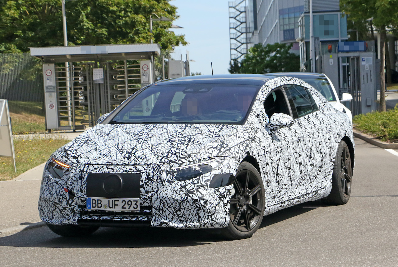 Mercedes Eqs 7 画像 メルセデス ベンツ 新型evサルーン Eqs テスラ引き連れ公道テスト Clicccar Com