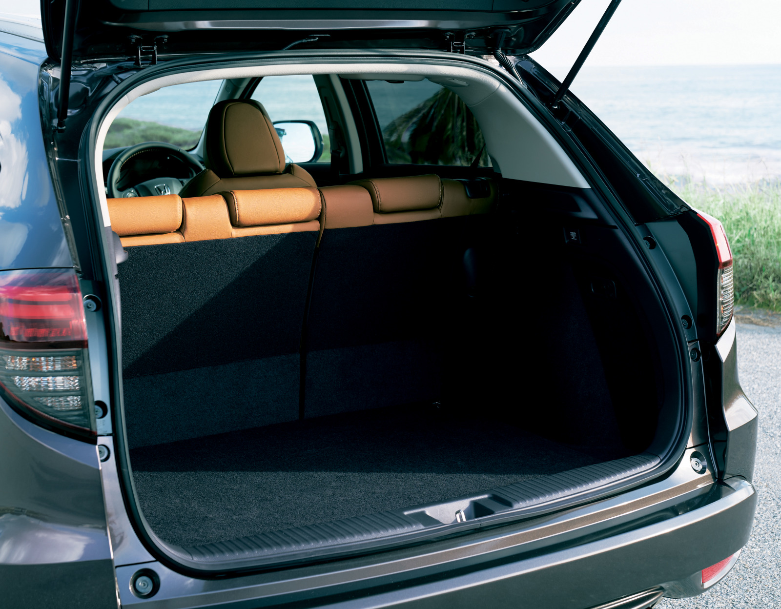 ホンダヴェゼル 荷室 画像 トヨタ ヤリスクロス マツダcx 3や日産キックスの強力ライバル登場 気になる価格は179万8000円 281万5000円 新車 Clicccar Com