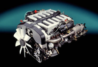 M120のV12エンジン
