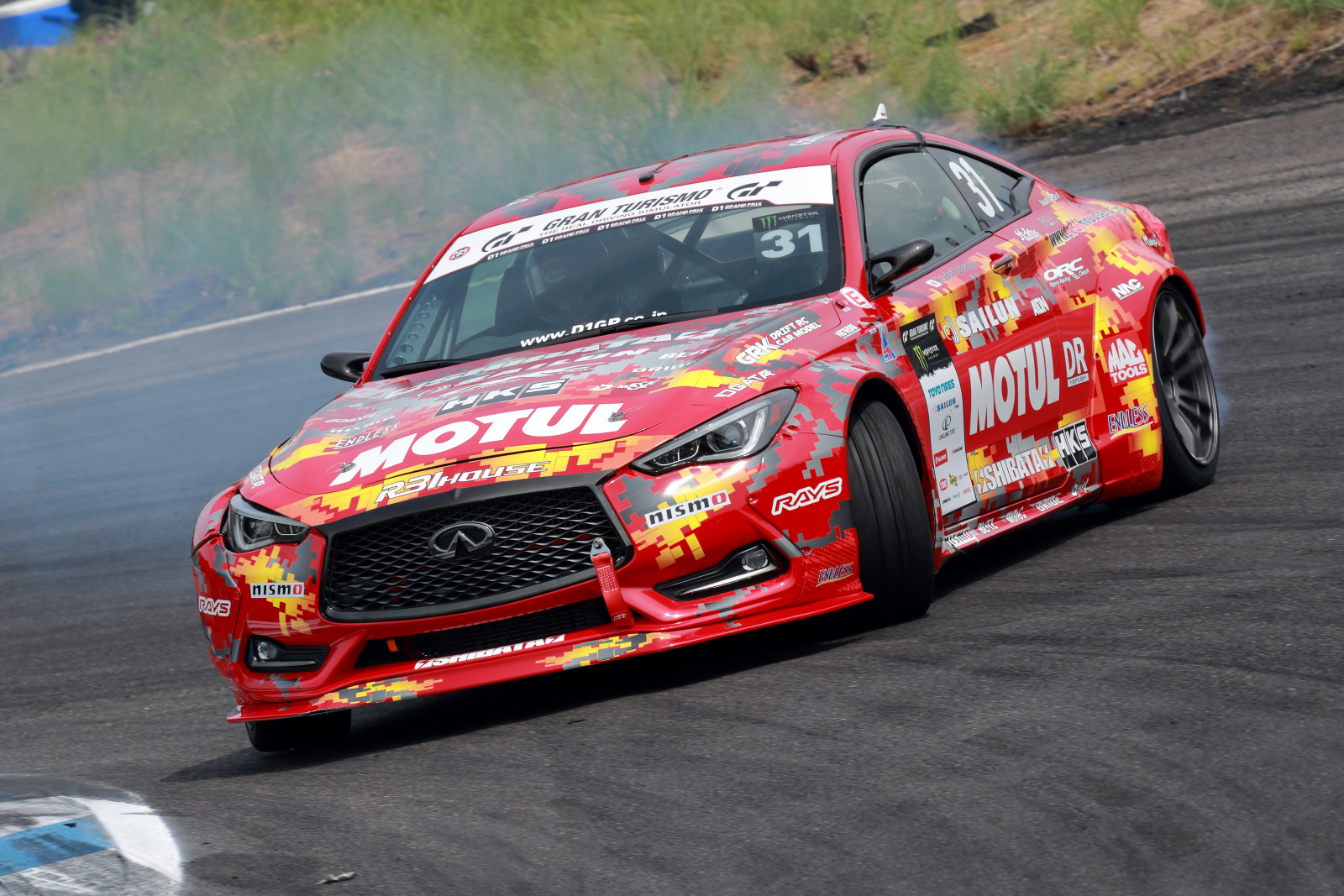 ラジコンから実車の世界へ 出逢いが実現させた夢への扉 D1gp ルーキードライバーインタビュー Clicccar Com