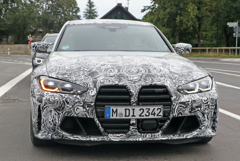 「デビューは9月23日!? 新型BMW M3、最終デザインここまで判明」の1枚目の画像