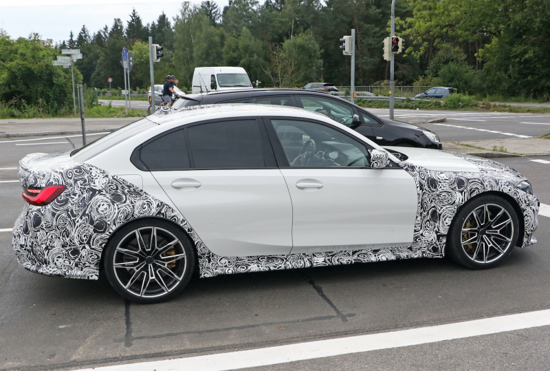「デビューは9月23日!? 新型BMW M3、最終デザインここまで判明」の7枚目の画像