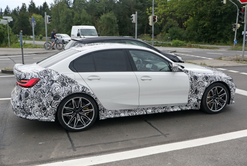「デビューは9月23日!? 新型BMW M3、最終デザインここまで判明」の8枚目の画像