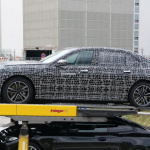 BMW 7シリーズ次期型は「E38」風シャークノーズ採用か!?　EV「i7」をキャッチ - BMW i7 19