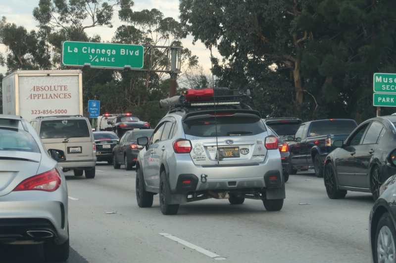 「車高も気分もアゲアゲ。カリフォルニアで見かけた珍しいSUBARU車カスタム・2選」の2枚目の画像