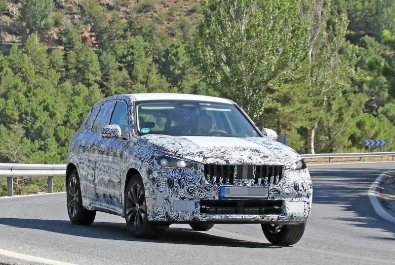 「BMW X1次期型、グリル拡大し公道テストデビュー！」の4枚目の画像