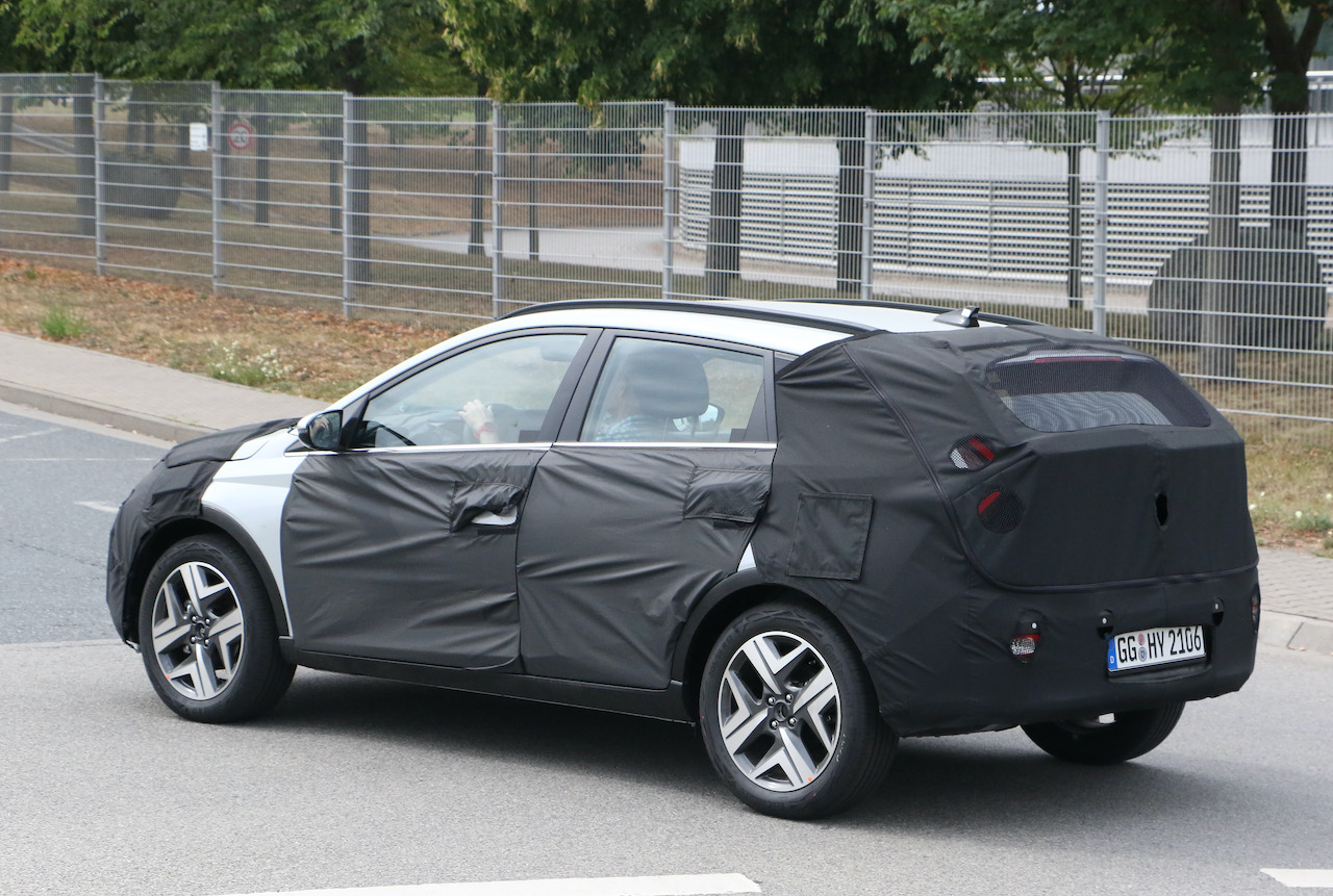 Hyundai i20 Active 13 画像｜待ってろ日本市場！ヒュンダイの新開発クロスオーバーSUV、プロトタイプを目撃