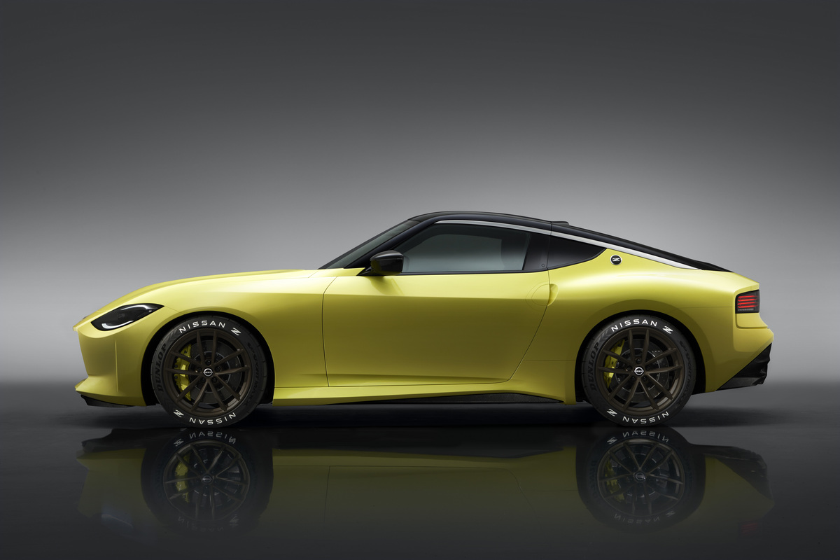 Nissan Fairlady Z Concept 0916 5 画像 初代s30型フェアレディzのモチーフをフードやグリル開口などで表現 フェアレディz プロトタイプ を公開 Clicccar Com