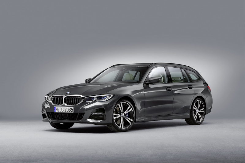 「BMW3シリーズツーリングに2.0Lガソリンエンジン搭載の「BMW 318i Touring」が登場【新車】」の2枚目の画像