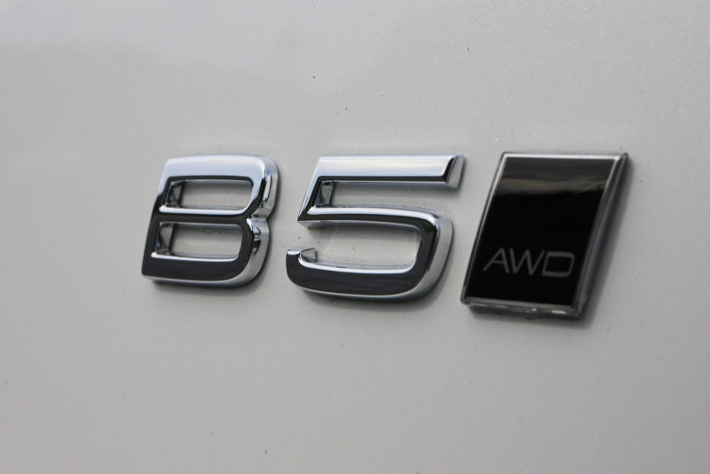 「48V車が車両価格、乗り心地、操縦安定性のトータルバランスに優れたベストチョイス【ボルボXC40 48Vマイルドハイブリッド試乗記】」の3枚目の画像