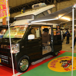 「家庭用エアコンが夜間も使える！ ソーラーパネルなど給電システムが充実したキャンピングカー【東京キャンピングカーショー2020】」の11枚目の画像ギャラリーへのリンク