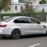 ついにヴェールを脱いだ新型・BMW M3、公式写真で見られないホワイトカラーを激写！ - BMW M3 White 7