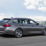 「BMW 5シリーズが彫りの深い顔立ちに変身。iPhoneで車両のロック・アンロックが可能に【新車】」の1枚目の画像ギャラリーへのリンク