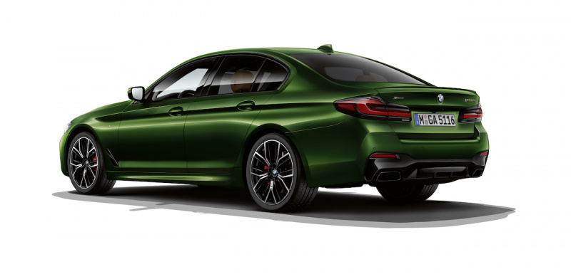 「新型「BMW M5」「M550i xDrive」が登場。先進安全装備やテレマティクスを大幅に進化【新車】」の1枚目の画像