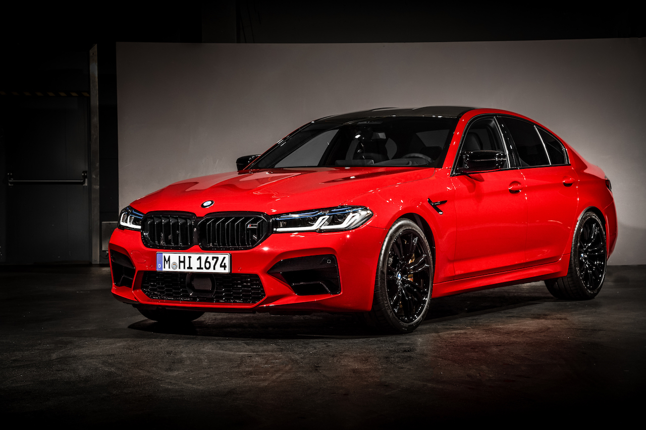 新型「BMW M5」「M550i xDrive」が登場。先進安全装備やテレマティクス