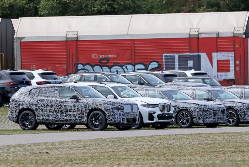 「やっぱり来た！　BMW最高級SUV「X8」市販型プロトタイプをキャッチ」の12枚目の画像