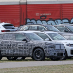 「やっぱり来た！　BMW最高級SUV「X8」市販型プロトタイプをキャッチ」の13枚目の画像ギャラリーへのリンク