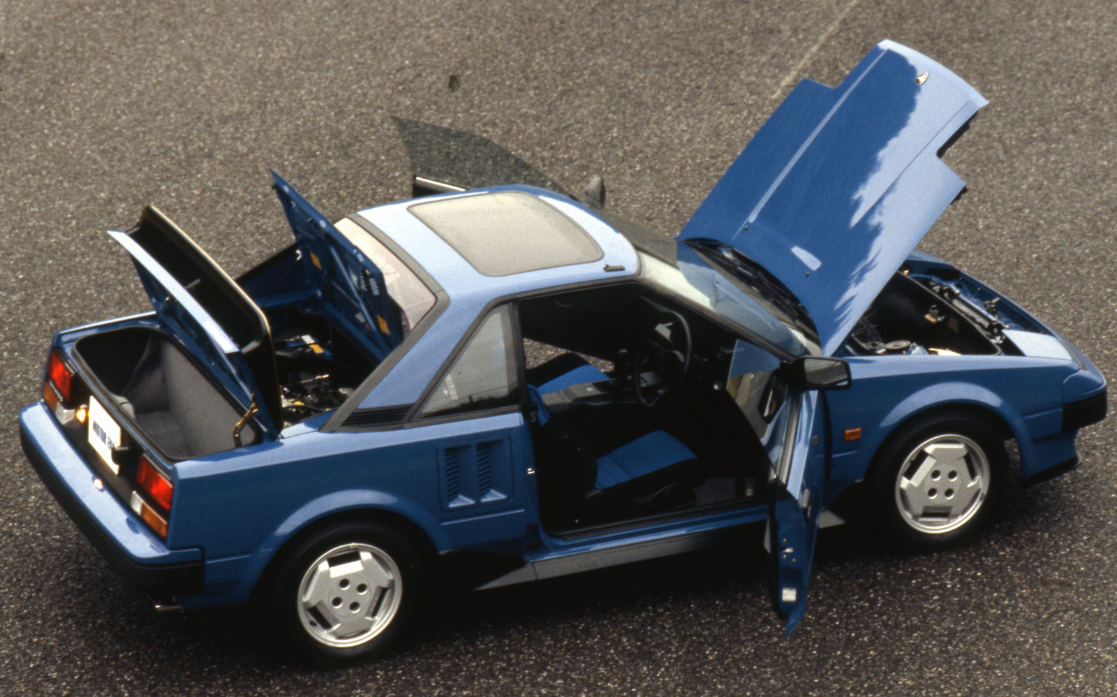 Toyota Mr2 画像 次期 Mr2 には スバルのミッドシップスポーツ用エンジン開発技術を活用 Clicccar Com